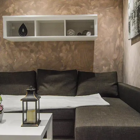 Au Domaine De La Maisonnette Bed & Breakfast 3*