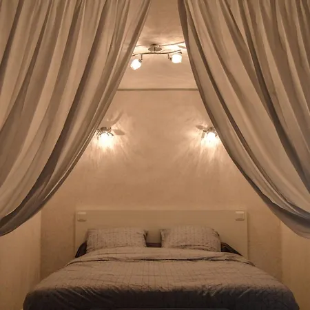 Au Domaine De La Maisonnette Bed & Breakfast